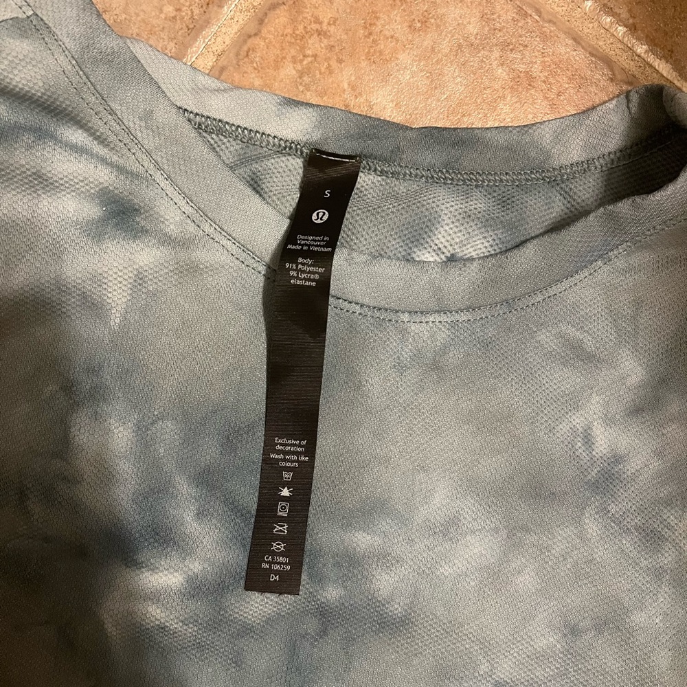 Mens Lululemon Top